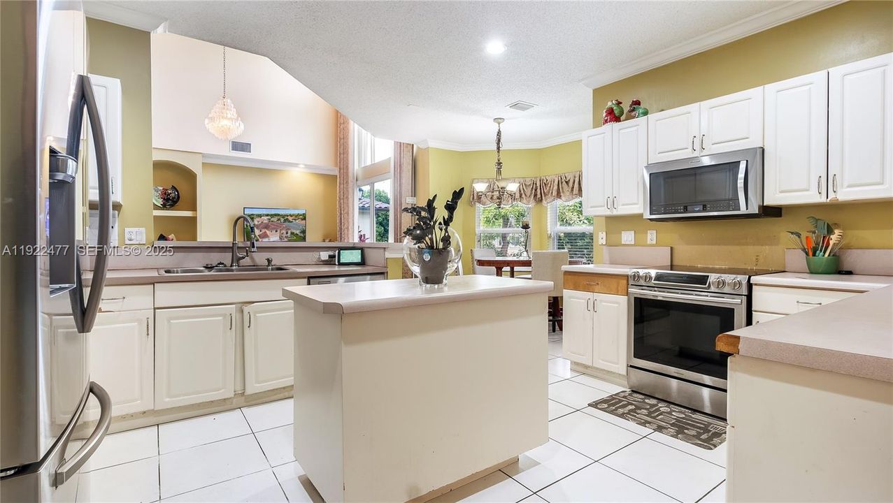 待售: $975,000 (5 贝兹, 4 浴室, 3646 平方英尺)