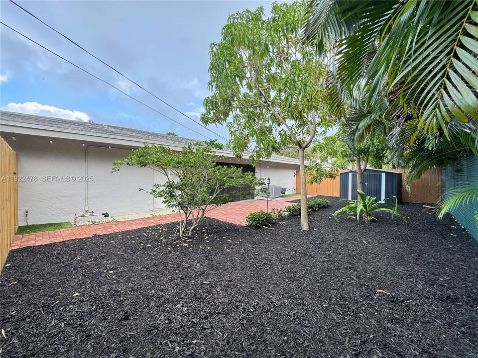 For Rent: $4,000 (2 beds, 2 baths, 1280 Square Feet)