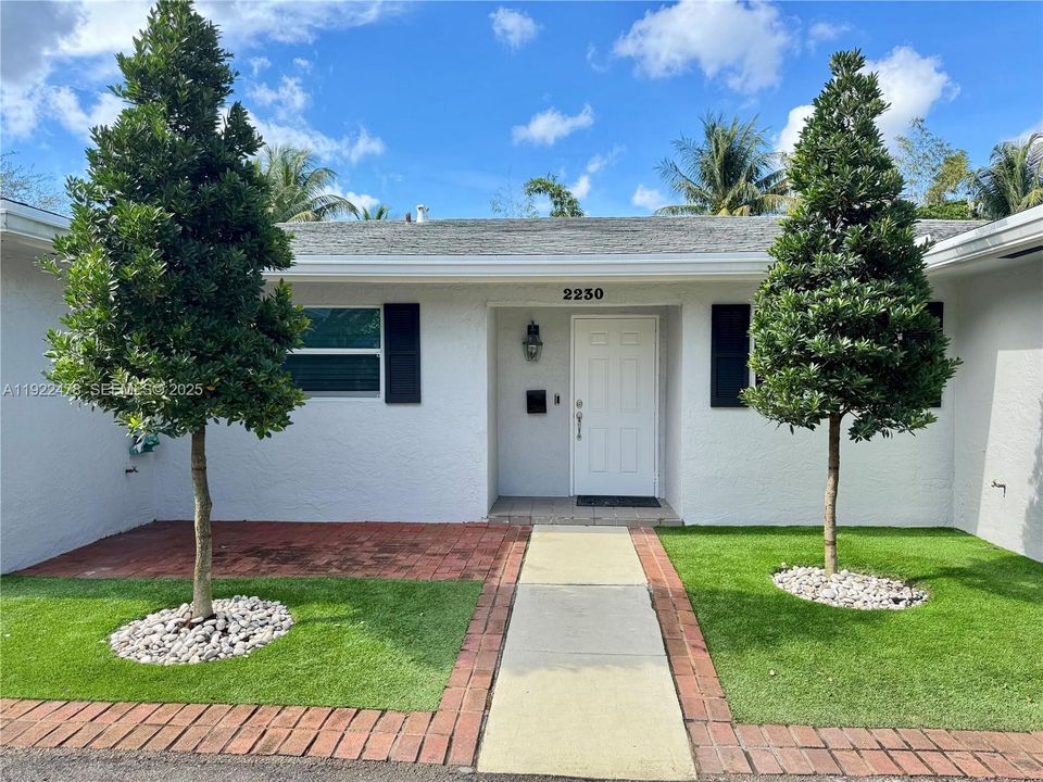 For Rent: $4,000 (2 beds, 2 baths, 1280 Square Feet)