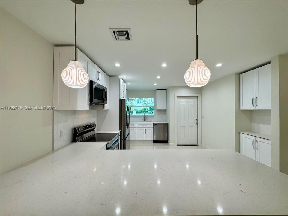 For Rent: $4,000 (2 beds, 2 baths, 1280 Square Feet)