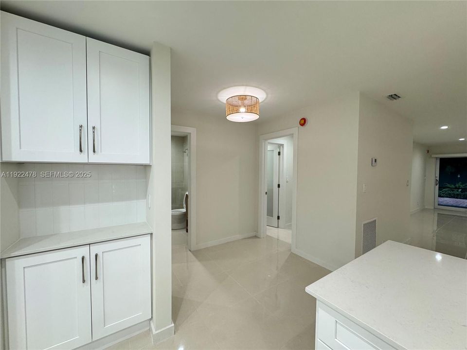 For Rent: $4,000 (2 beds, 2 baths, 1280 Square Feet)