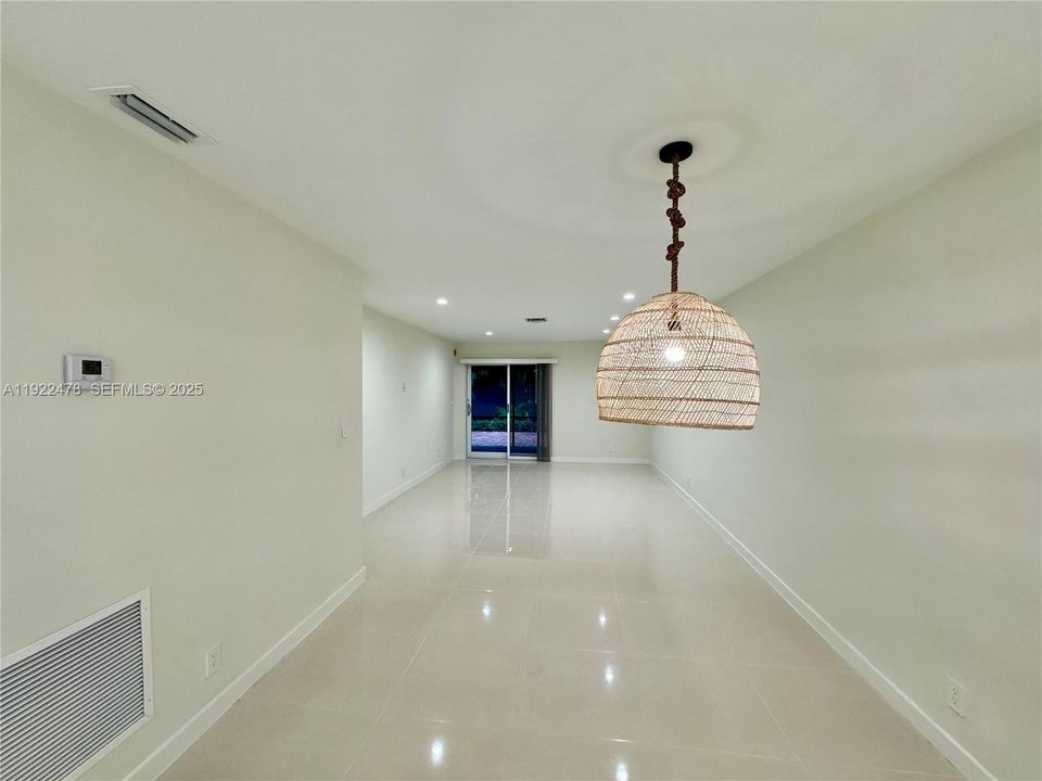 For Rent: $4,000 (2 beds, 2 baths, 1280 Square Feet)