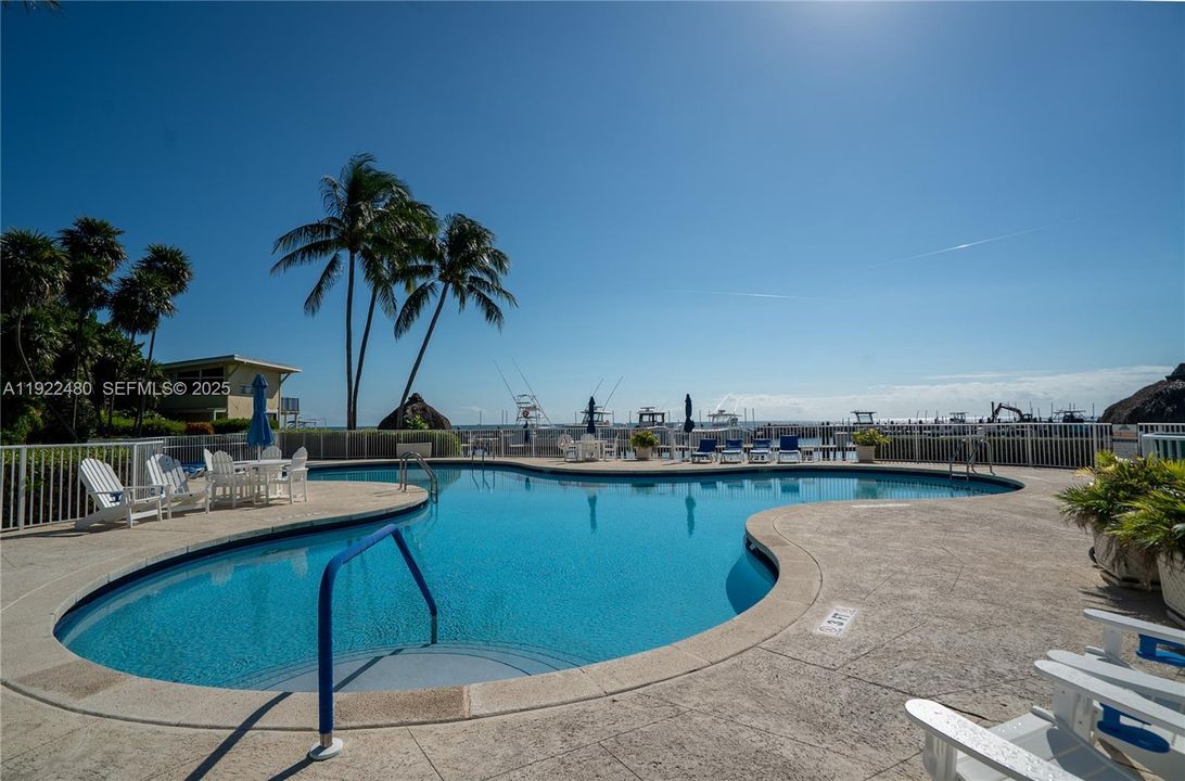 For Sale: $1,195,000 (2 beds, 2 baths, 1736 Square Feet)