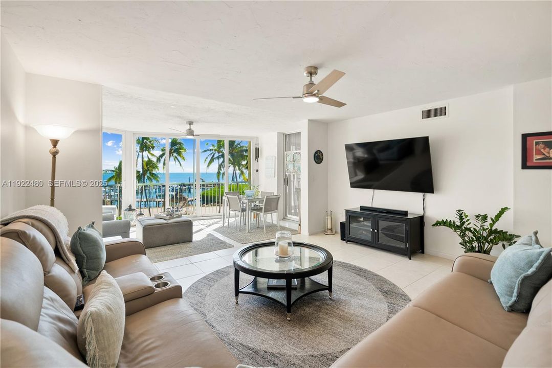 For Sale: $1,195,000 (2 beds, 2 baths, 1736 Square Feet)