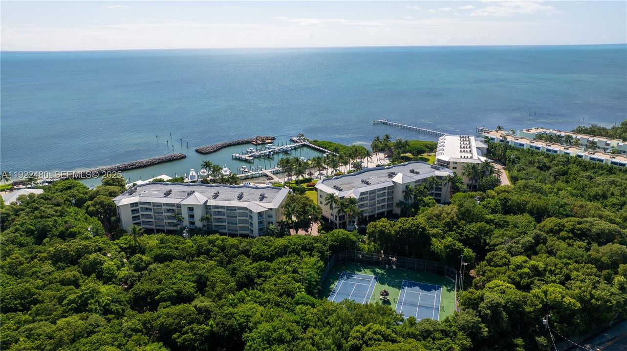 For Sale: $1,195,000 (2 beds, 2 baths, 1736 Square Feet)