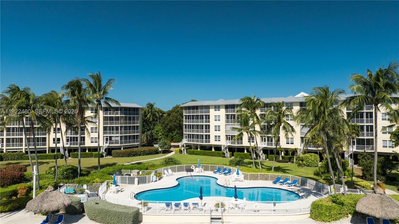 For Sale: $1,195,000 (2 beds, 2 baths, 1736 Square Feet)