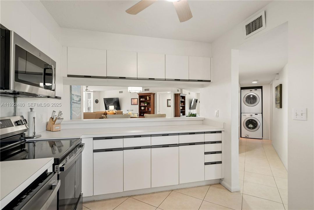 For Sale: $1,195,000 (2 beds, 2 baths, 1736 Square Feet)