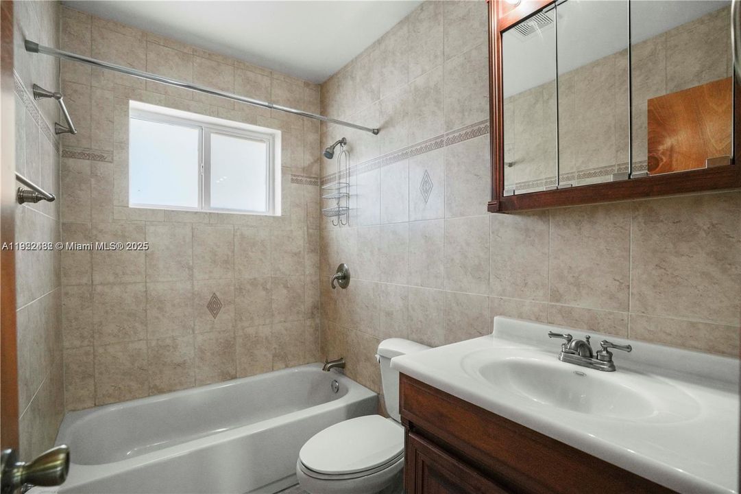 For Sale: $1,299,999 (4 beds, 3 baths, 1770 Square Feet)