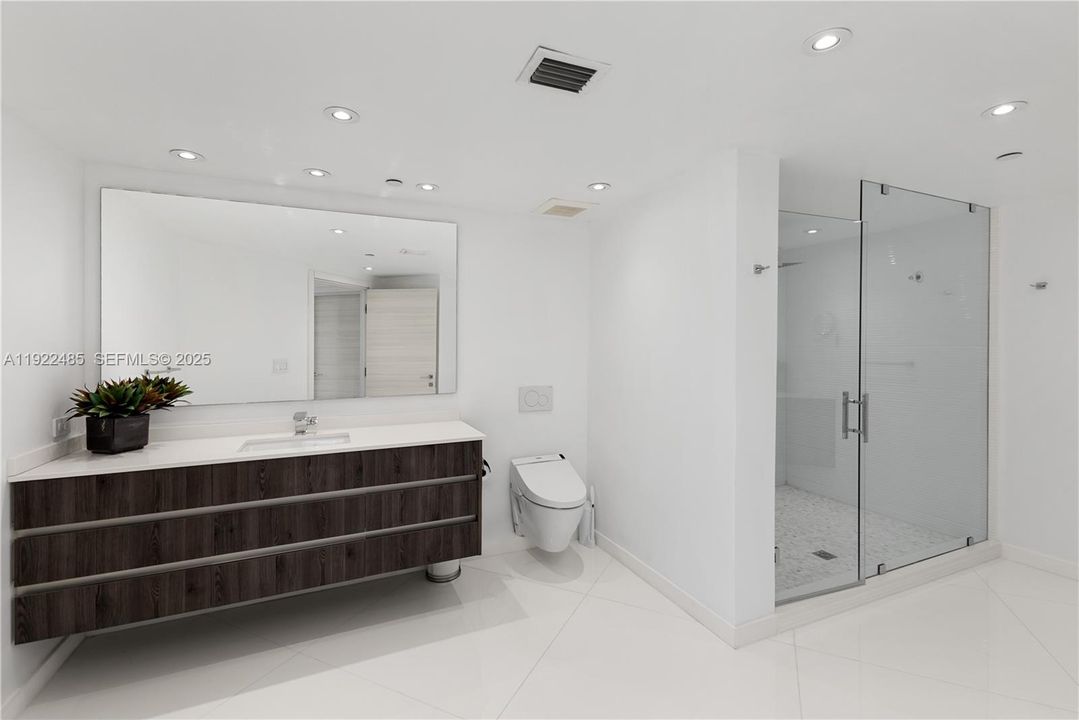 На продажу: $3,750,000 (3 спален, 2 ванн, 2390 Квадратных фут)