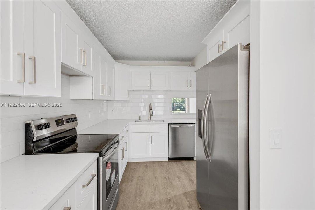 For Sale: $259,000 (2 beds, 2 baths, 1252 Square Feet)