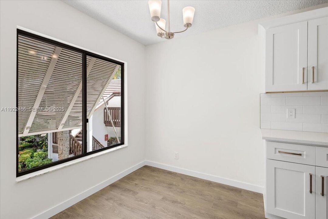 For Sale: $259,000 (2 beds, 2 baths, 1252 Square Feet)