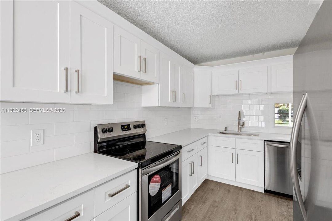 For Sale: $259,000 (2 beds, 2 baths, 1252 Square Feet)