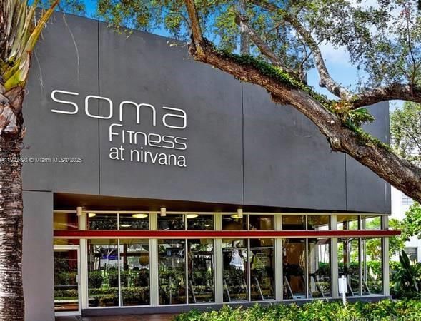 For Sale: $380,000 (1 beds, 1 baths, 723 Square Feet)