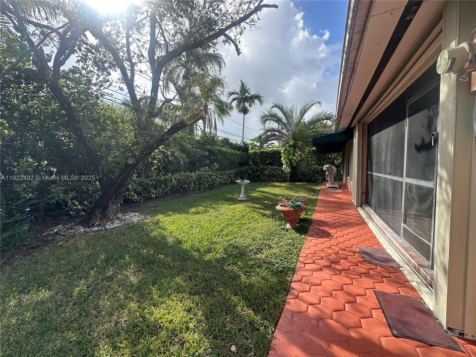 出租: $4,700 (3 贝兹, 2 浴室, 2023 平方英尺)