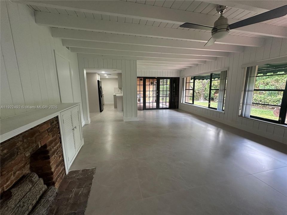 出租: $4,700 (3 贝兹, 2 浴室, 2023 平方英尺)