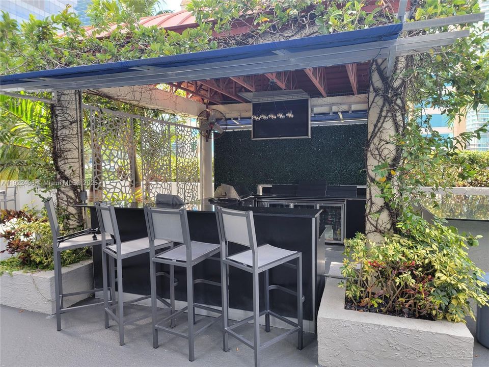 На продажу: $335,000 (1 спален, 1 ванн, 640 Квадратных фут)