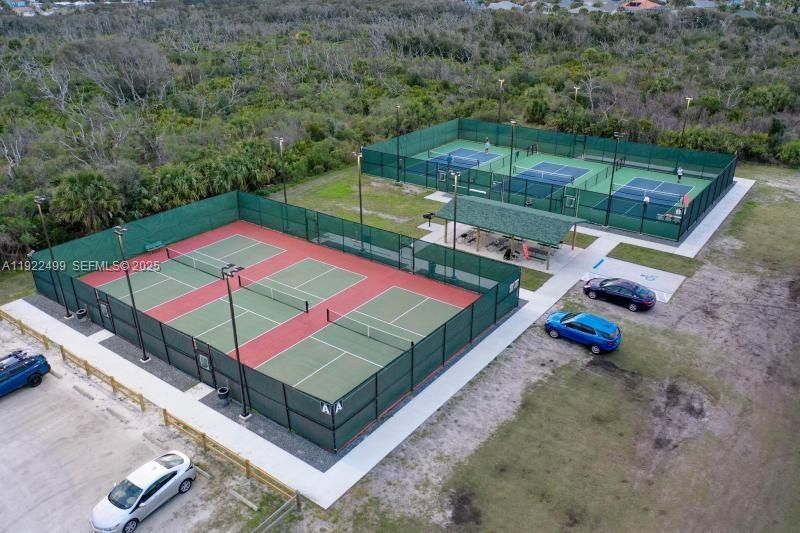 На продажу: $330,000 (3 спален, 2 ванн, 1936 Квадратных фут)