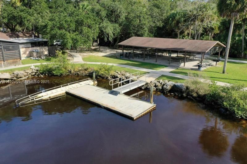 На продажу: $330,000 (3 спален, 2 ванн, 1936 Квадратных фут)