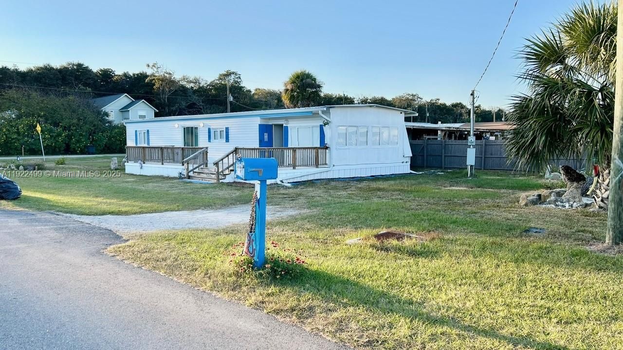 CORNER LOT AND WITH ROOM FOR  BOAT AND RV