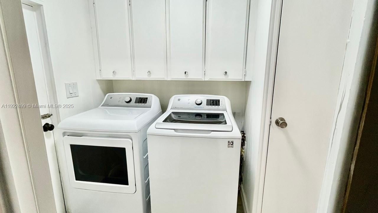 ANOTHER LAUNDRY PHOTO