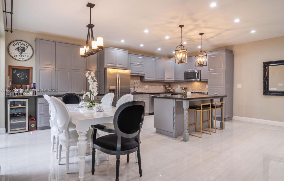 В аренду: $4,200 (3 спален, 2 ванн, 1748 Квадратных фут)