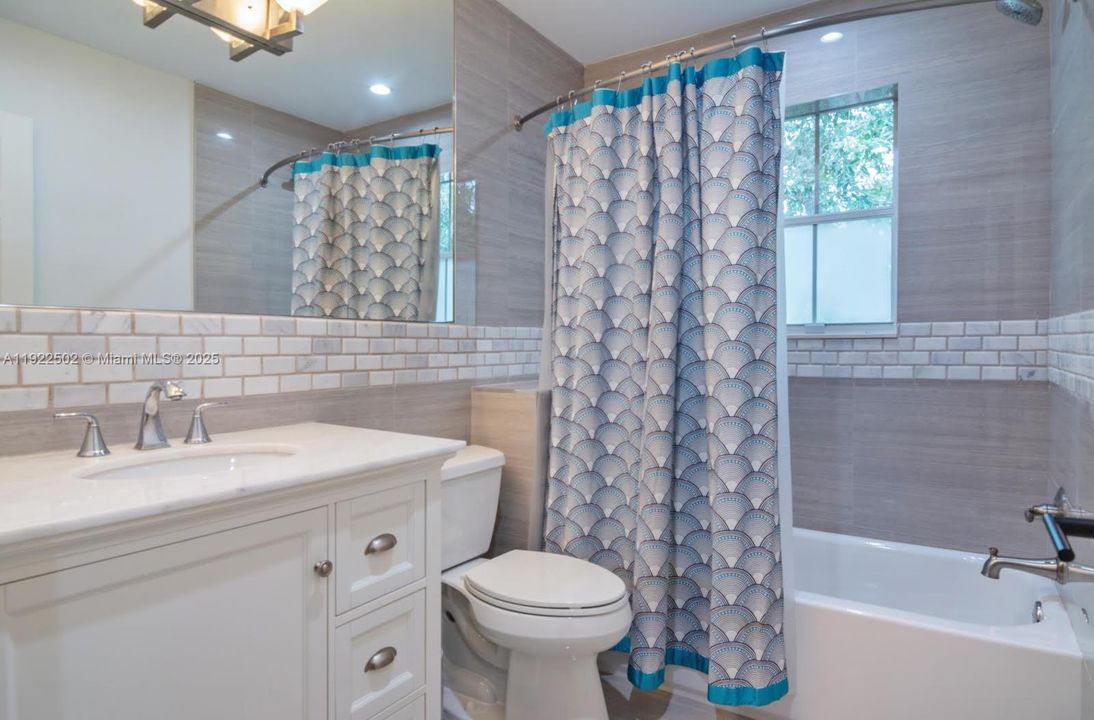 В аренду: $4,200 (3 спален, 2 ванн, 1748 Квадратных фут)