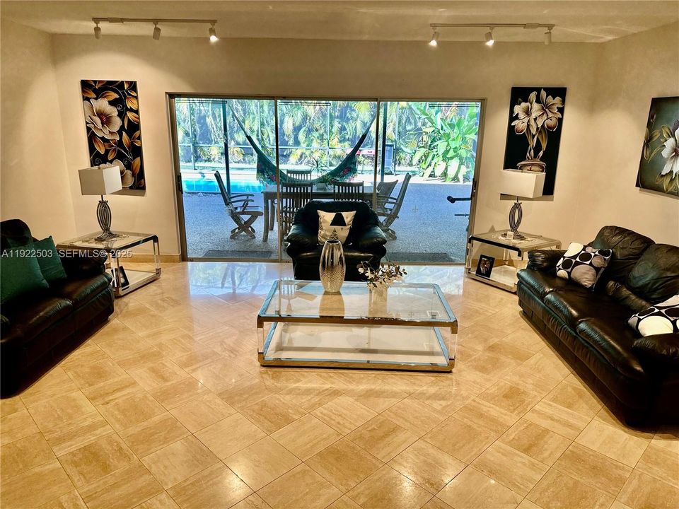 For Sale: $775,000 (4 beds, 2 baths, 2605 Square Feet)