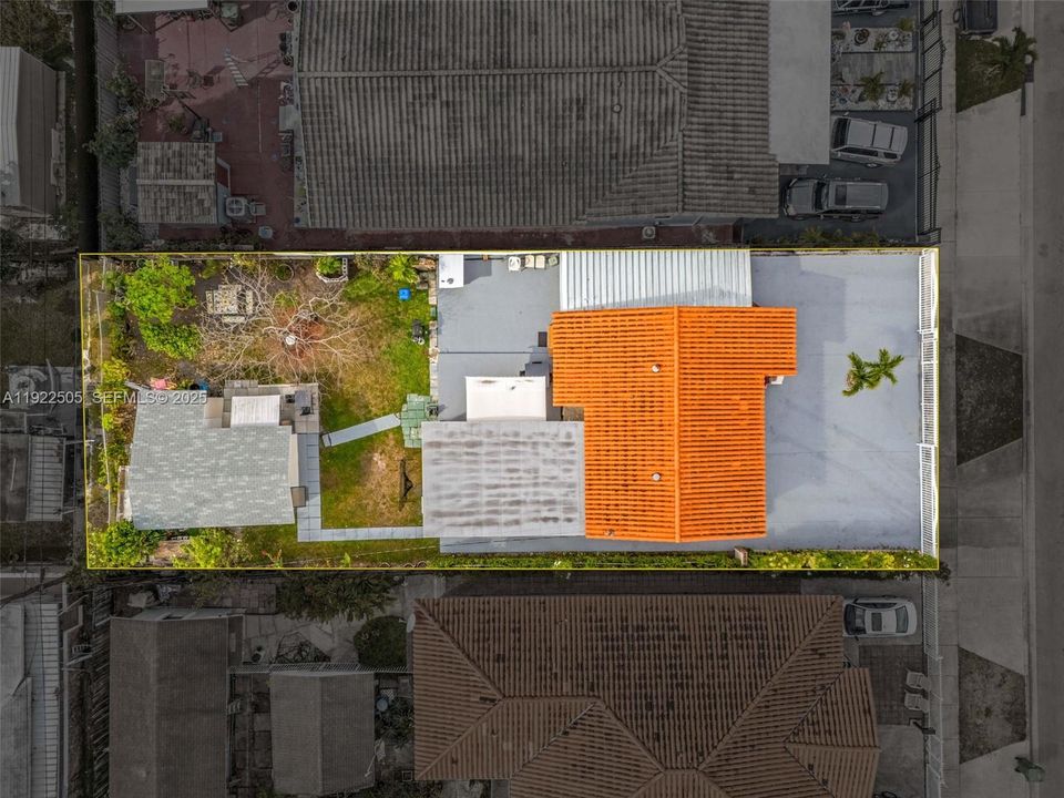 For Sale: $575,000 (3 beds, 2 baths, 1143 Square Feet)