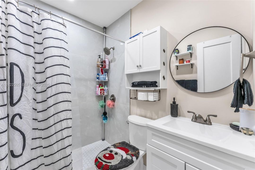 For Sale: $575,000 (3 beds, 2 baths, 1143 Square Feet)