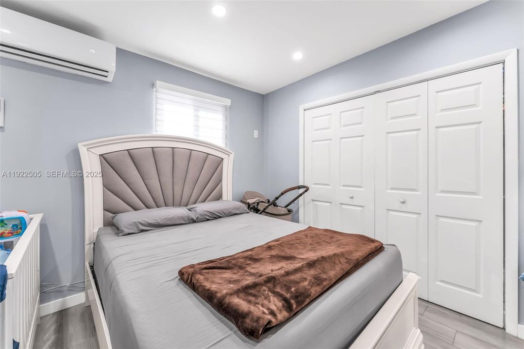 For Sale: $575,000 (3 beds, 2 baths, 1143 Square Feet)