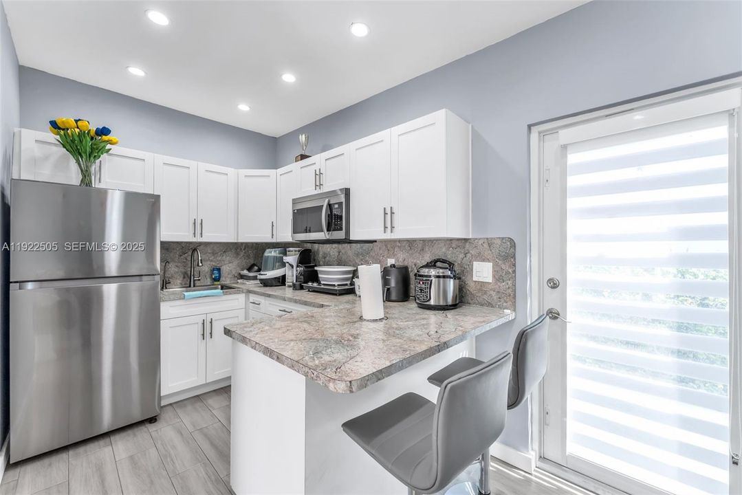 For Sale: $575,000 (3 beds, 2 baths, 1143 Square Feet)