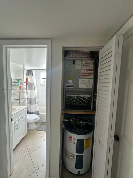 For Rent: $1,900 (2 beds, 2 baths, 760 Square Feet)