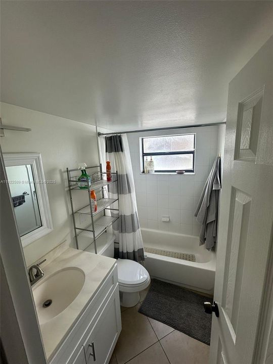 For Rent: $1,900 (2 beds, 2 baths, 760 Square Feet)