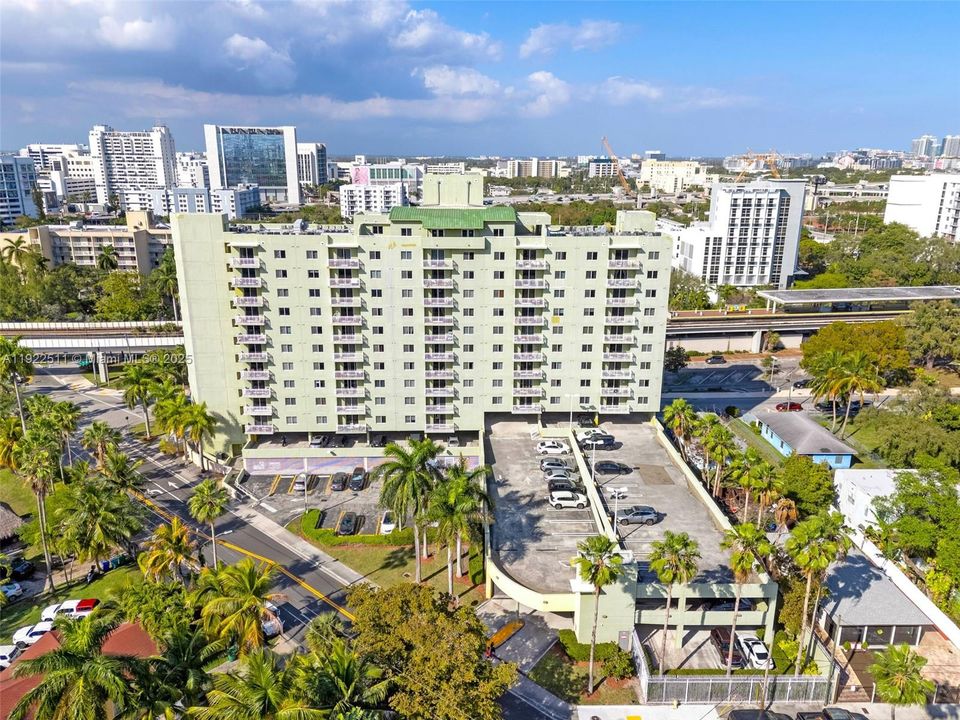 待售: $340,000 (2 贝兹, 2 浴室, 891 平方英尺)