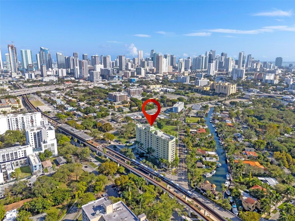 待售: $340,000 (2 贝兹, 2 浴室, 891 平方英尺)