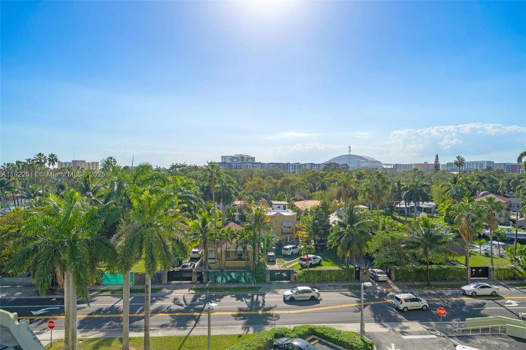 待售: $340,000 (2 贝兹, 2 浴室, 891 平方英尺)