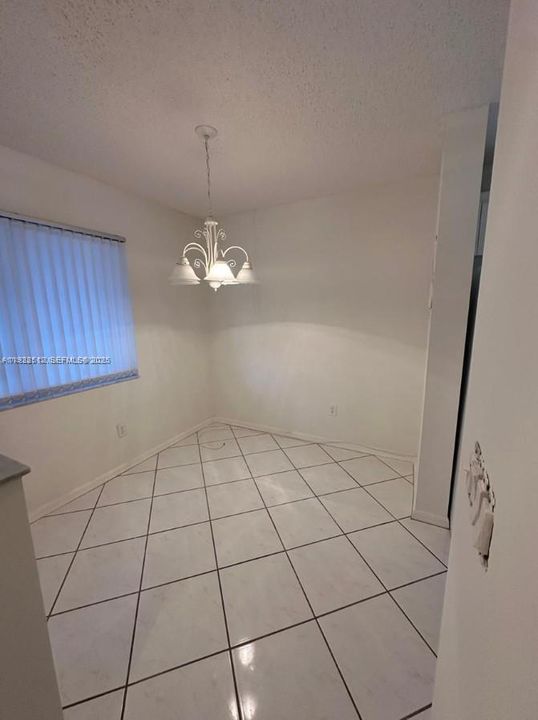 For Sale: $195,000 (2 beds, 2 baths, 1215 Square Feet)