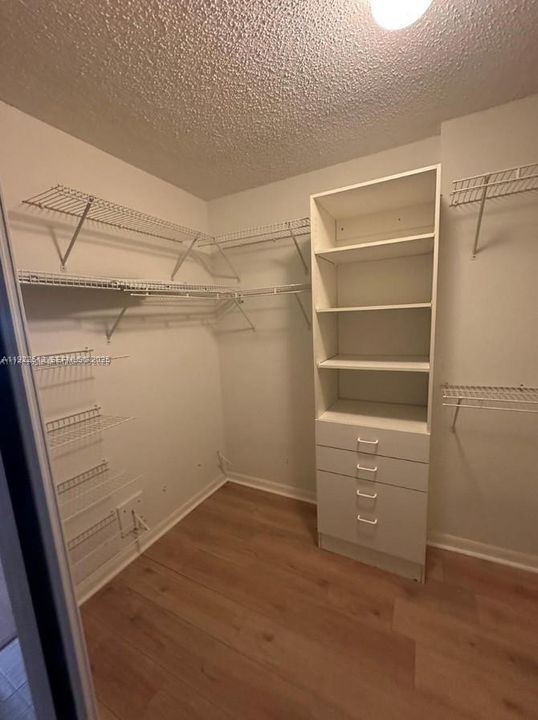 For Sale: $195,000 (2 beds, 2 baths, 1215 Square Feet)