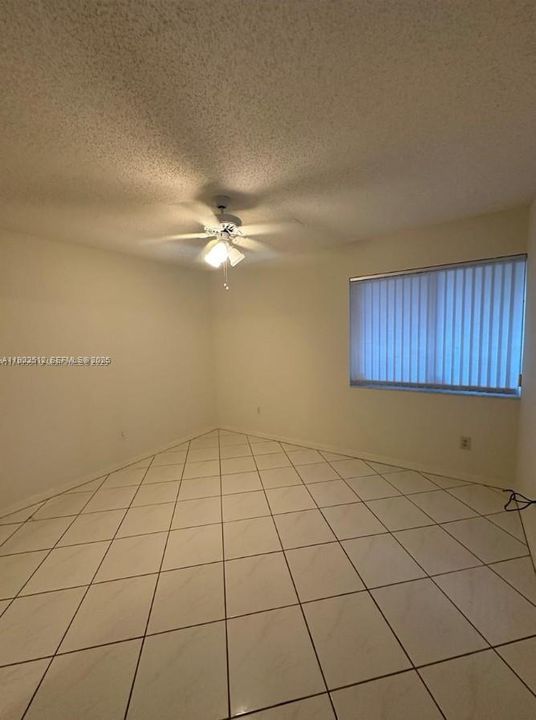 For Sale: $195,000 (2 beds, 2 baths, 1215 Square Feet)