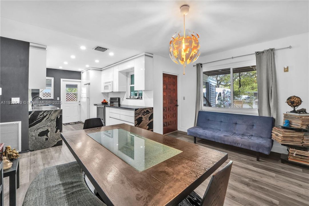 For Sale: $630,000 (3 beds, 2 baths, 1527 Square Feet)