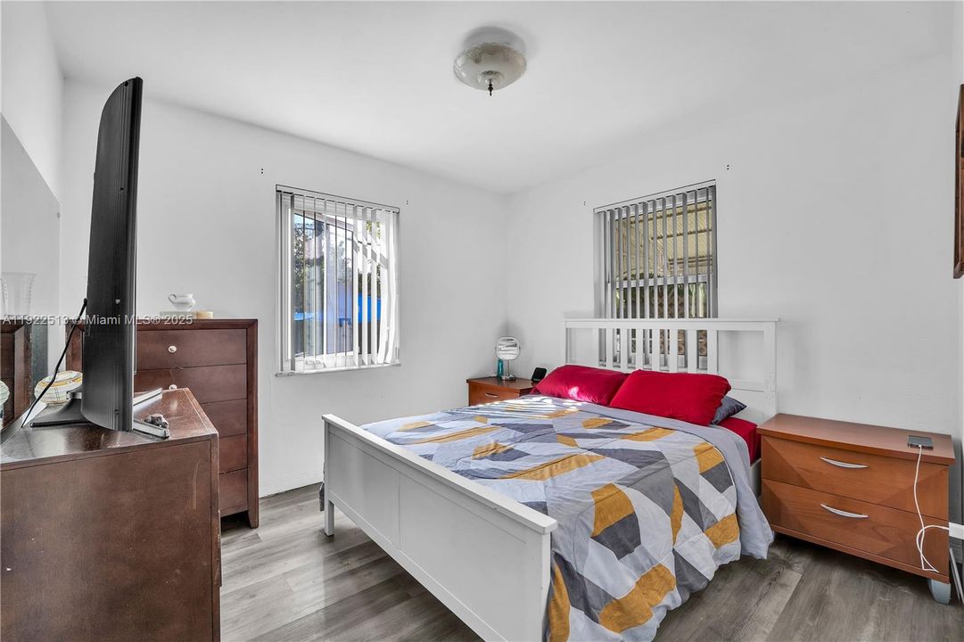 For Sale: $630,000 (3 beds, 2 baths, 1527 Square Feet)