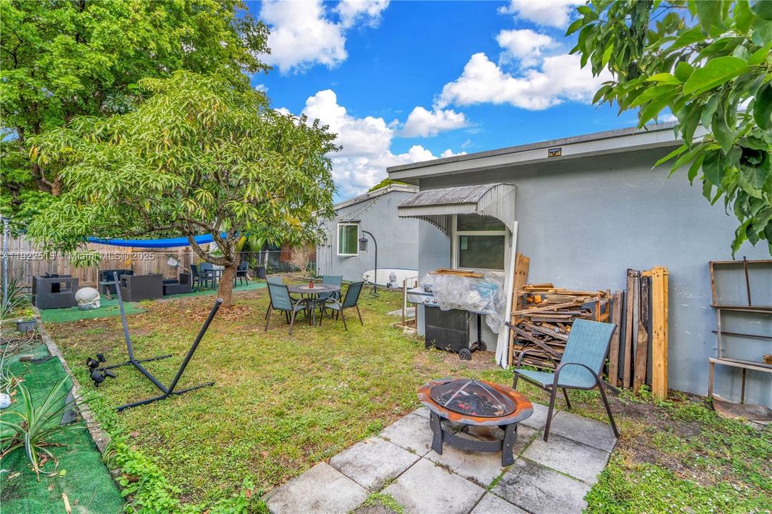 For Sale: $630,000 (3 beds, 2 baths, 1527 Square Feet)