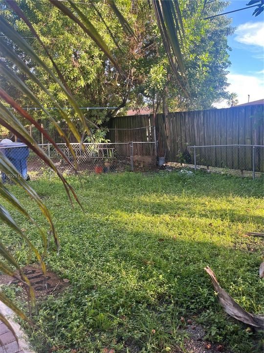 出租: $1,700 (1 贝兹, 1 浴室, 1726 平方英尺)