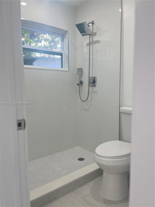 出租: $1,700 (1 贝兹, 1 浴室, 1726 平方英尺)