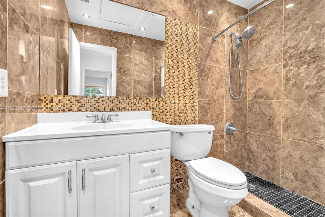 For Sale: $764,500 (4 beds, 2 baths, 1927 Square Feet)