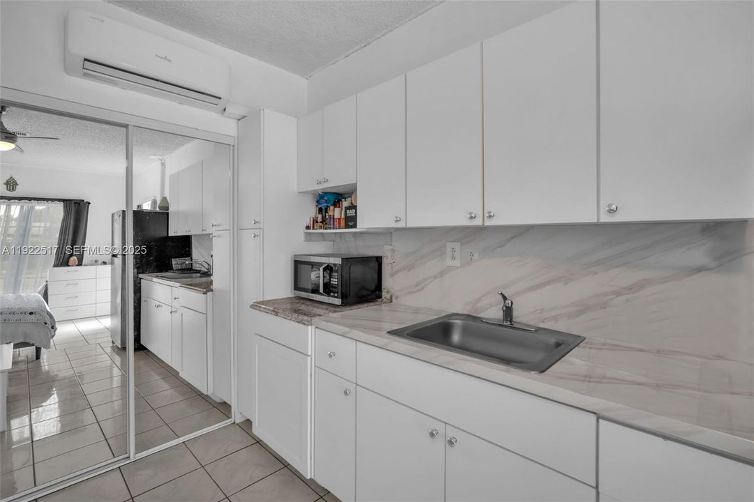 For Sale: $764,500 (4 beds, 2 baths, 1927 Square Feet)