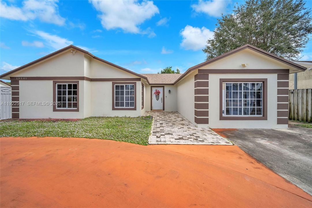 For Sale: $764,500 (4 beds, 2 baths, 1927 Square Feet)