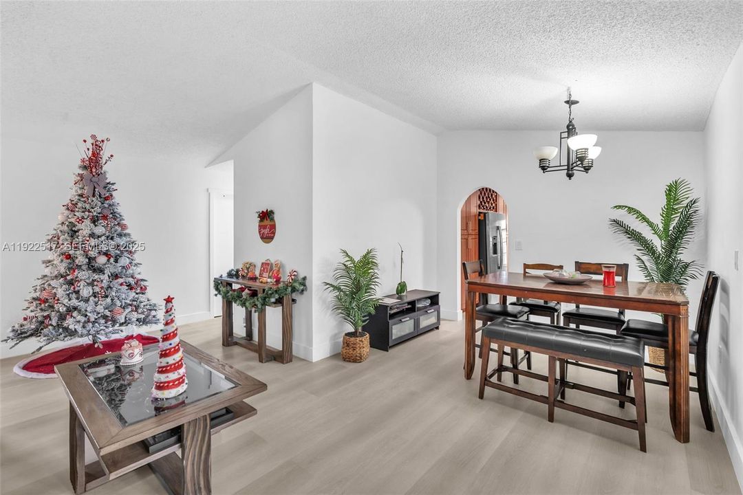 For Sale: $764,500 (4 beds, 2 baths, 1927 Square Feet)