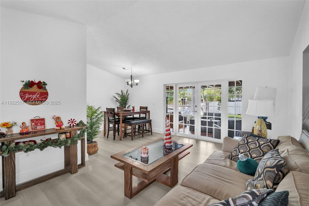 For Sale: $764,500 (4 beds, 2 baths, 1927 Square Feet)