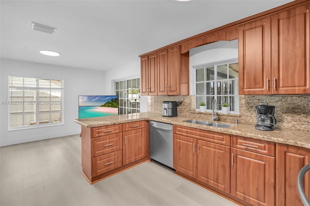 For Sale: $764,500 (4 beds, 2 baths, 1927 Square Feet)